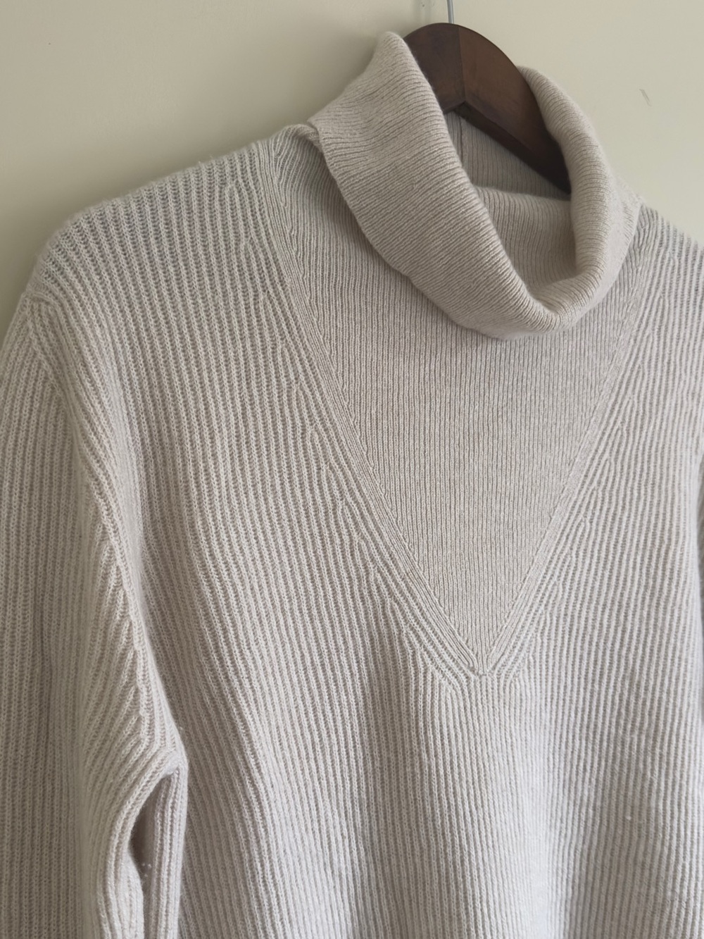 The Row 100% Cashmere Ribbed Turtleneck Sweater in Ecru